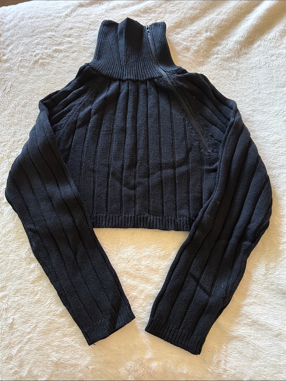 Cropped Ribbed Black Turtleneck Sweater